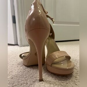 Michael Kors Nude heels size 7